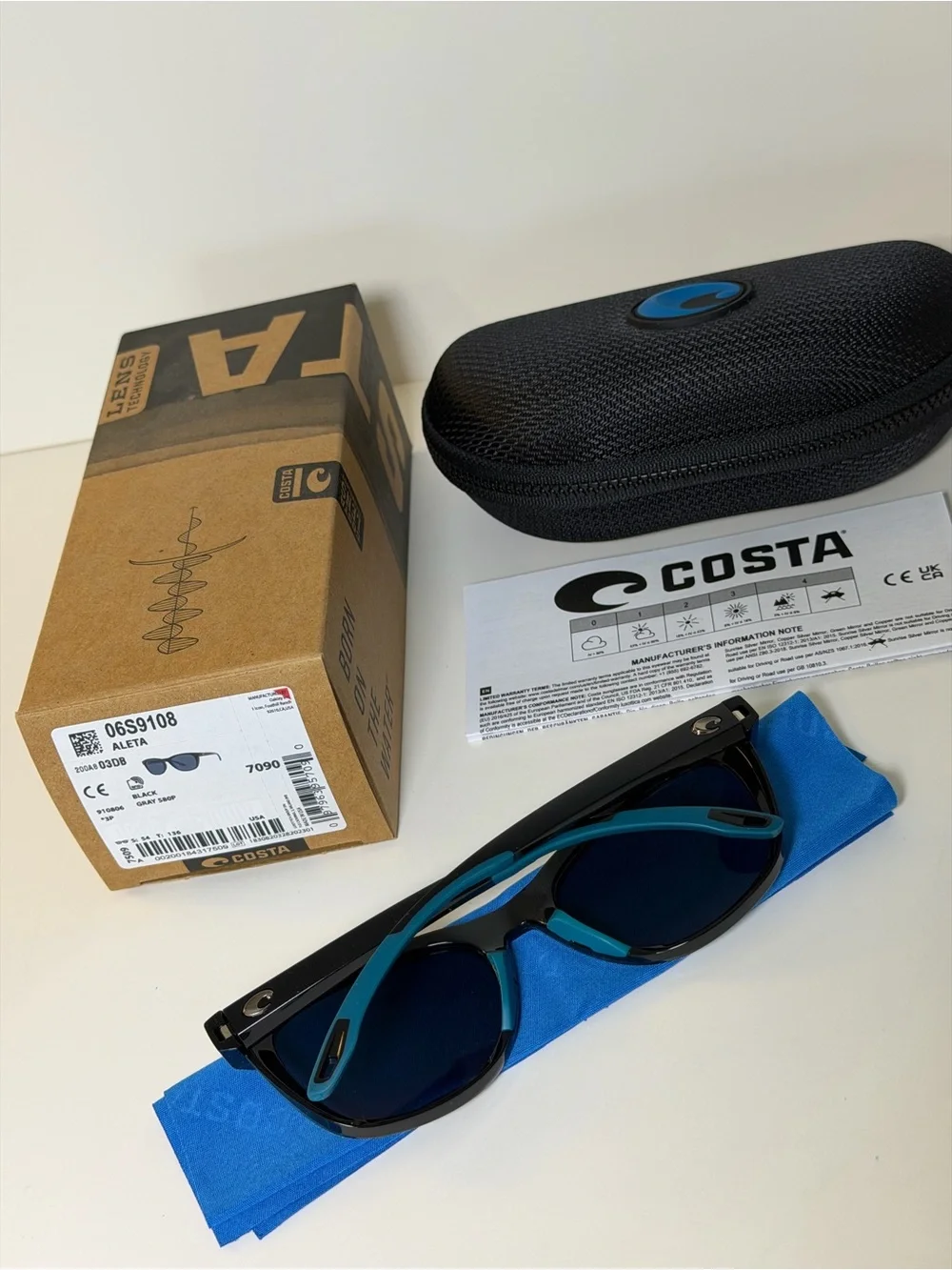 NIB Costa Del Mar Aleta Polarized Sunglasses Black Gray NEW Women’s 54-19-136